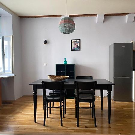 Vintage Charm Apartment Ljubljana Bagian luar foto